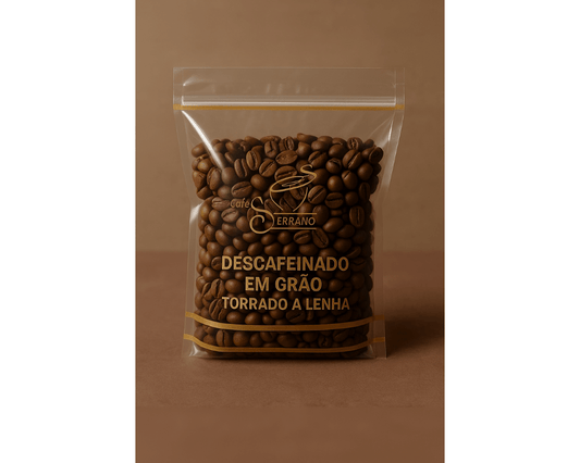 Café descafeinado torrado a lenha Cafés Serrano em versão em grão.
