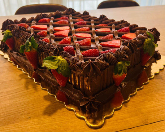 Chantilly de chocolate montado, ideal para bolos e coberturas – Cafés Serrano